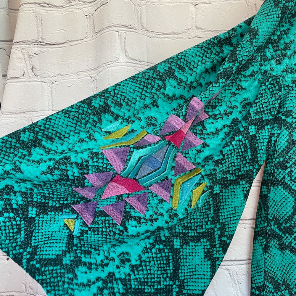 Excellent Condition Blouse, Size Large - image 2